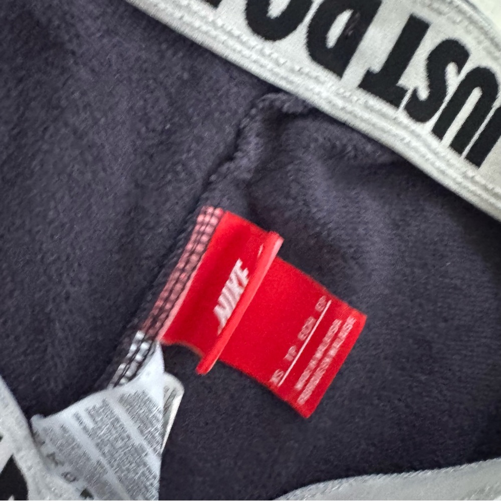 Navy Nike joggers with purple logo - Picture 4 of 5
